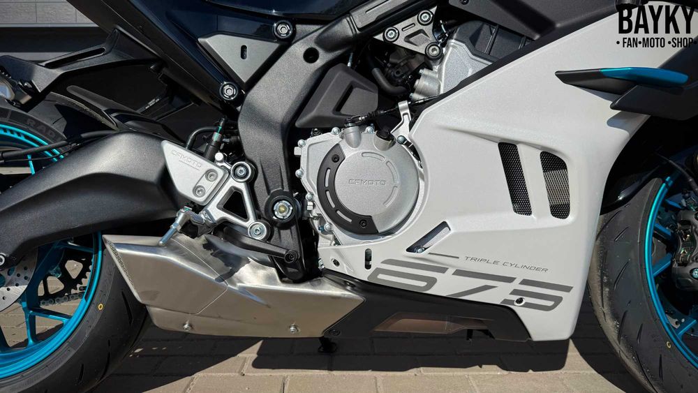 Мотоцикл CFMOTO 675SR-R