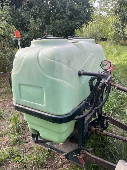 Pulverizador rocha  350 litros
