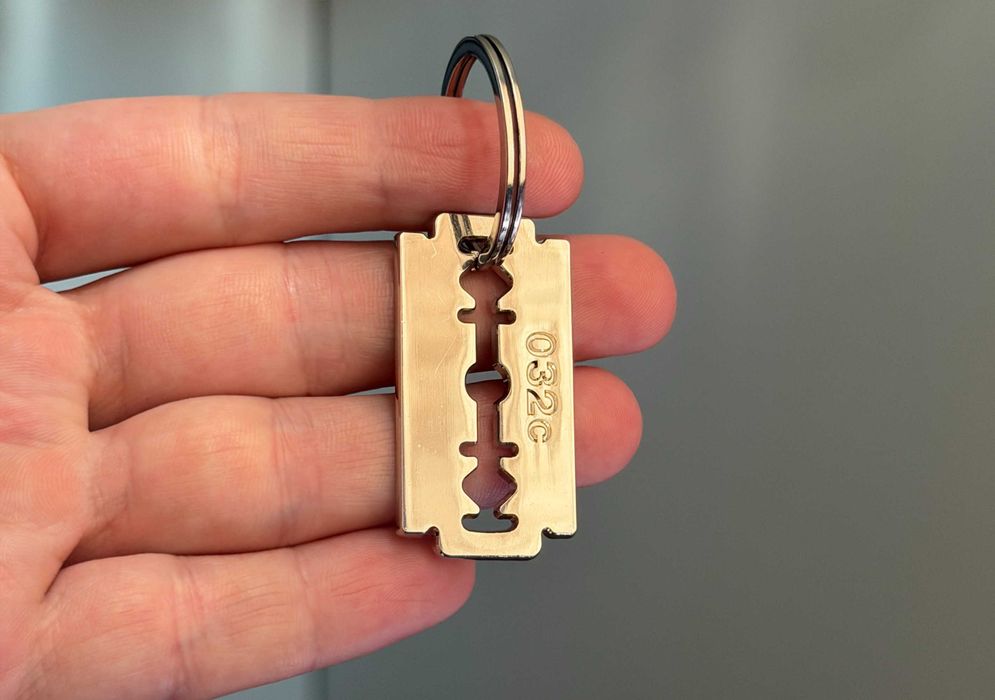 Брелок 032C Razor Blade Keychain (Acne Studios Our Legacy)
