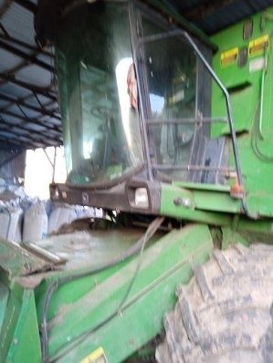 Kombajn John Deere  plus heder