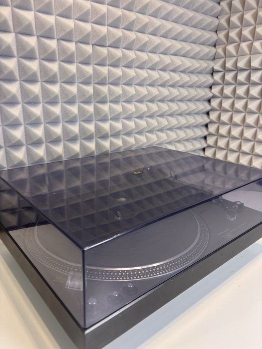 Gramofon Technics SL 1650