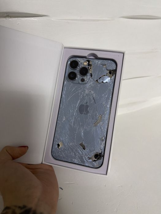 Продам IPhone 13 Pro