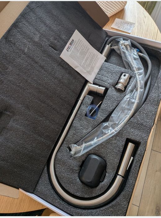 Bateria kuchenna z wyciąganą wylewką STELLMAN (stal szczotkowana)