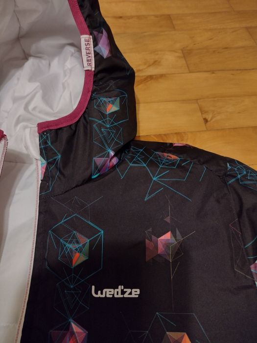 Kurtka zimowa dwustronna firmy DECATHLON.