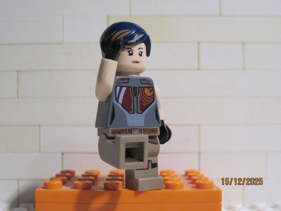 LEGO Star Wars Sabine Wren. Używana, pęknięte ramie.