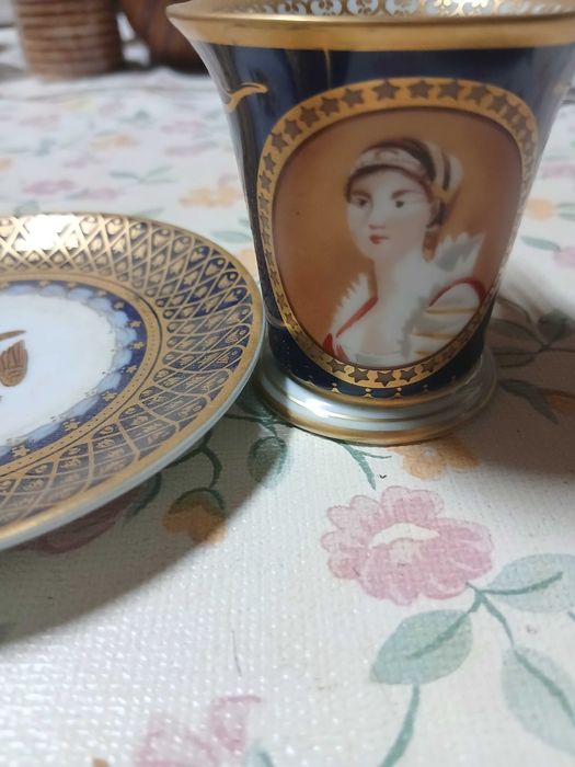 Chavena com pires  -Museu da Porcelana 1999.