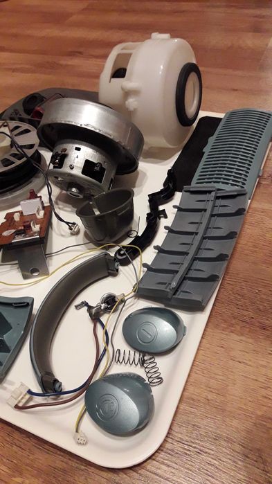 Пилосос ,, SAMSUNG '' ( по запчастинам )