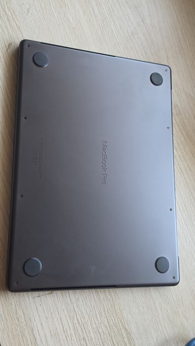 Macbook Pro M3 2023 18gb/512gb