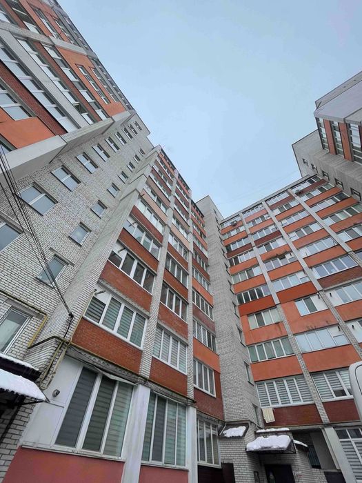 3к в новобудові на Південно-Заході з мінімальним оформленням