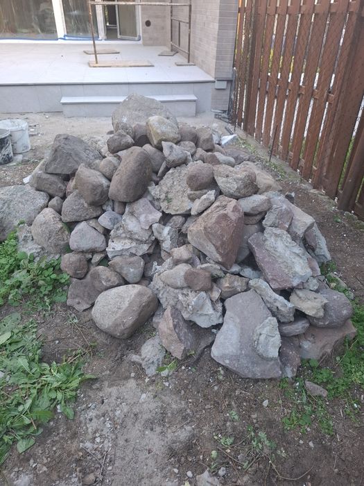 Kamienie ogrodowe lub na budowę