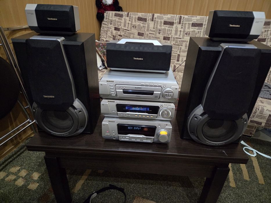 Tehniks Sl EH 760  . Музичний центр .