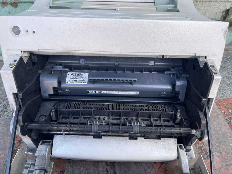 Лазерний принтер  HP LaserJet 1100 — лазерний, робочий