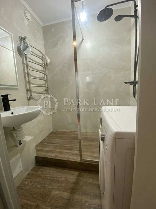 Продаж 3-кім. вул. Каштанова,8 Євроремонт  на 3 поверху