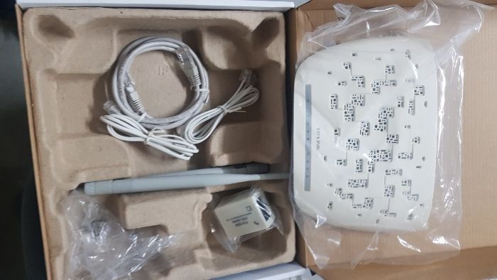 Router TP-Link 300Mbps Wireless N ADSL2+