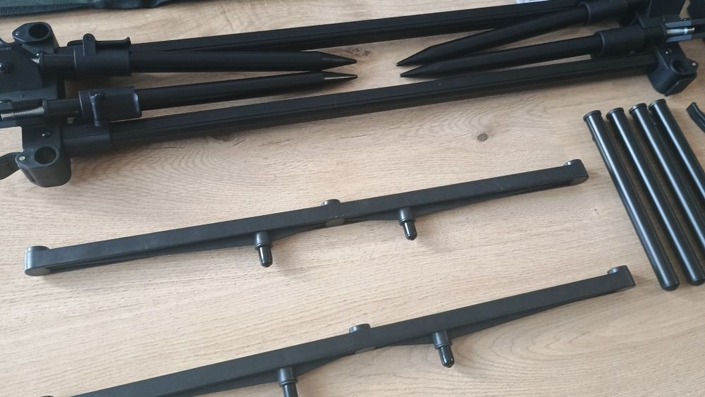 Zestaw karpiowy Rod pod Jaxon Solid Carp + Sygnalizatory Jaxon XTR Carp 2+1 + Hangery 2szt.