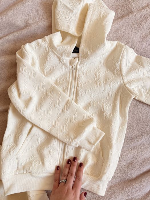 Стильний костюм від Fendi дитячий 150 см