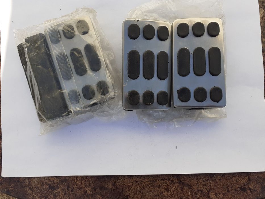 Продаються підніжки пассажира намопед  або скутер. 100 грн пара.