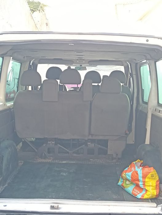 Trata-se Ford Transit 2006