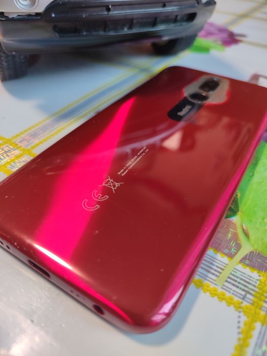 Продам телефон Xiaomi Redmi 8