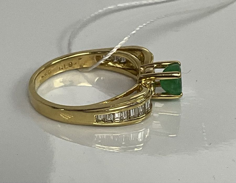 #перстень # золото 750 #размер 17,5#изумруд# бриллианти#