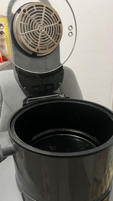 Air Fryer LEACCO (com leve ferrugem interna)