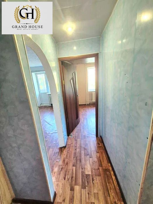 Продам 1-о кімнатну квартиру в районі дендропарку, біля АТБ. Є-відновлення, ваучер.