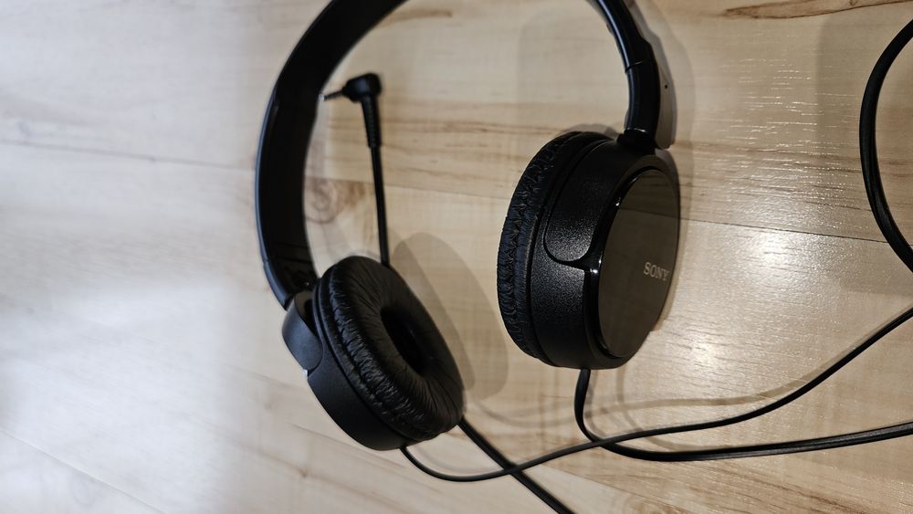 Słuchawki nauszne Sony na kabel