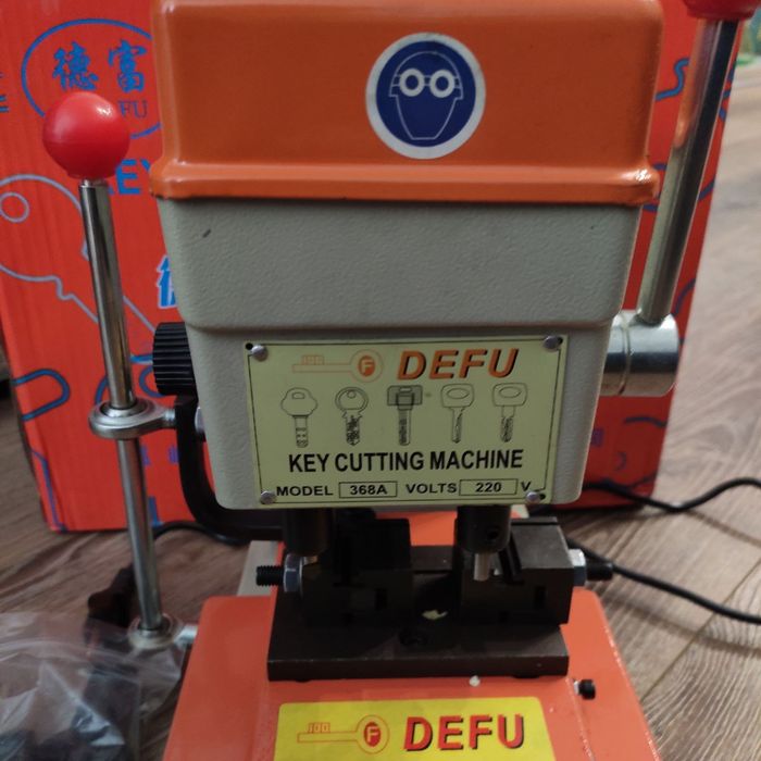 Станок Defu 368A для нарезки ключей вертикальный