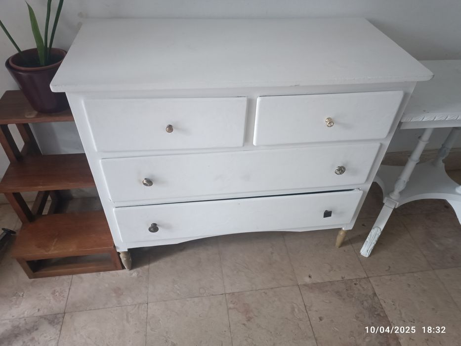 Cómoda shabby chic branca