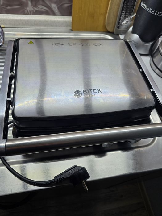 Електрогриль Vitek  BT-2681, 2800Вт