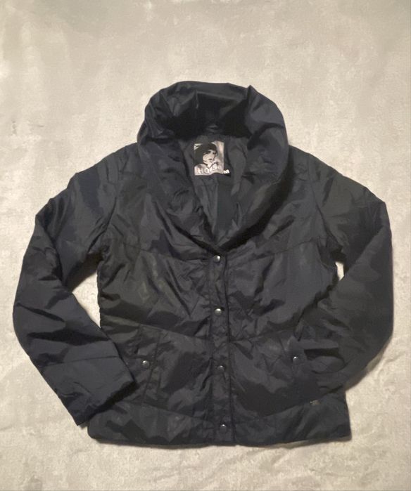 Czarna kurtka damska, młodzieżowa