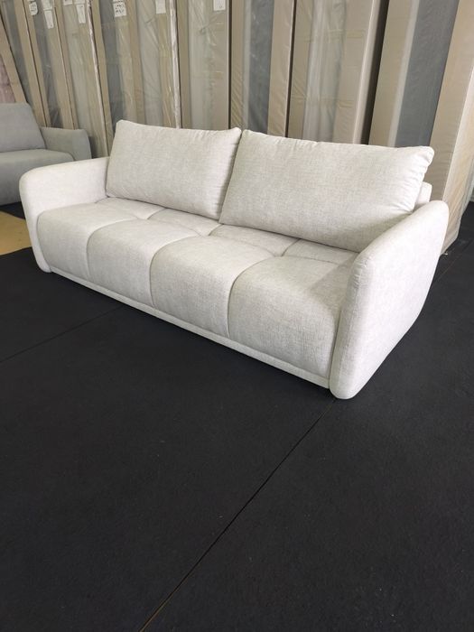 Elegancka sofa 3-osobowa - nowoczesny styl