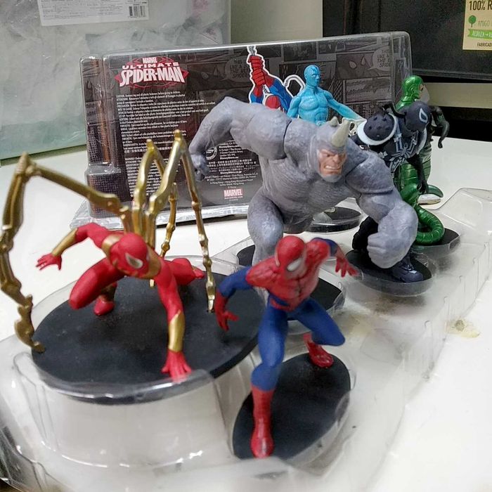 Disney Marvel Ultimate Spider-Man 6 PVC Figure Play Set [Spider-Man, Rhino, Agent Venom, Electro, Scorpion & Iron Spider]