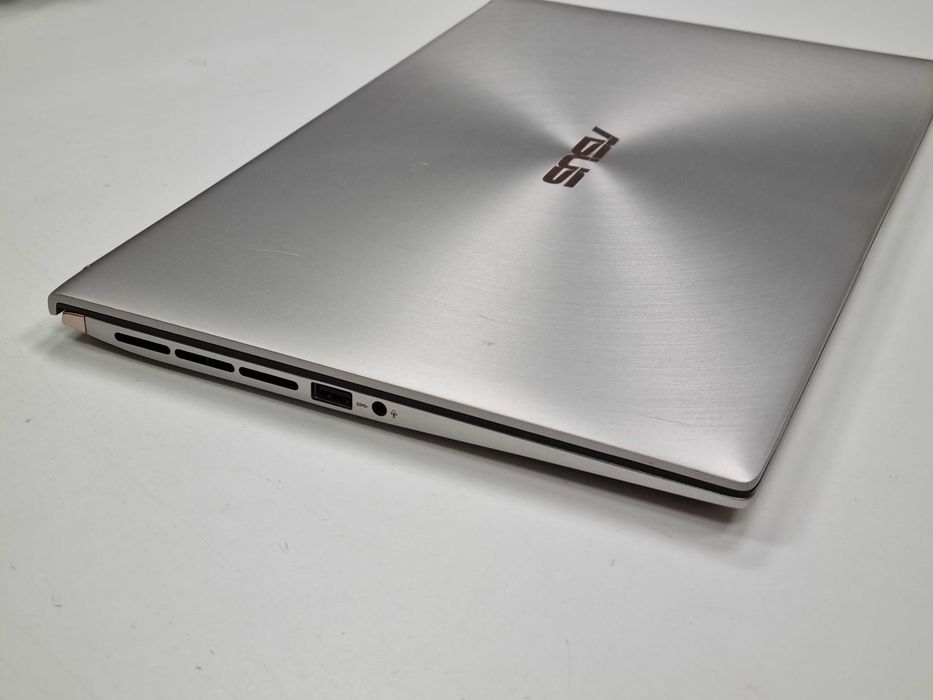 Asus UX533F • 15,6" • i5 • 8GB RAM • 256GB SSD • Dobry stan