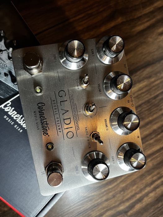 Cornerstone GLADIO ダブルプリアンプ Cornerstone Gladioとは？伝説のダンブル系ペダルを比較解説【サウンド