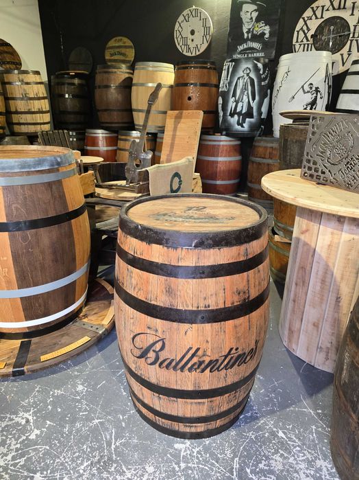 Beczka dębowa, Ballantines 12 Gold Seal świetna na dekorację. Loft