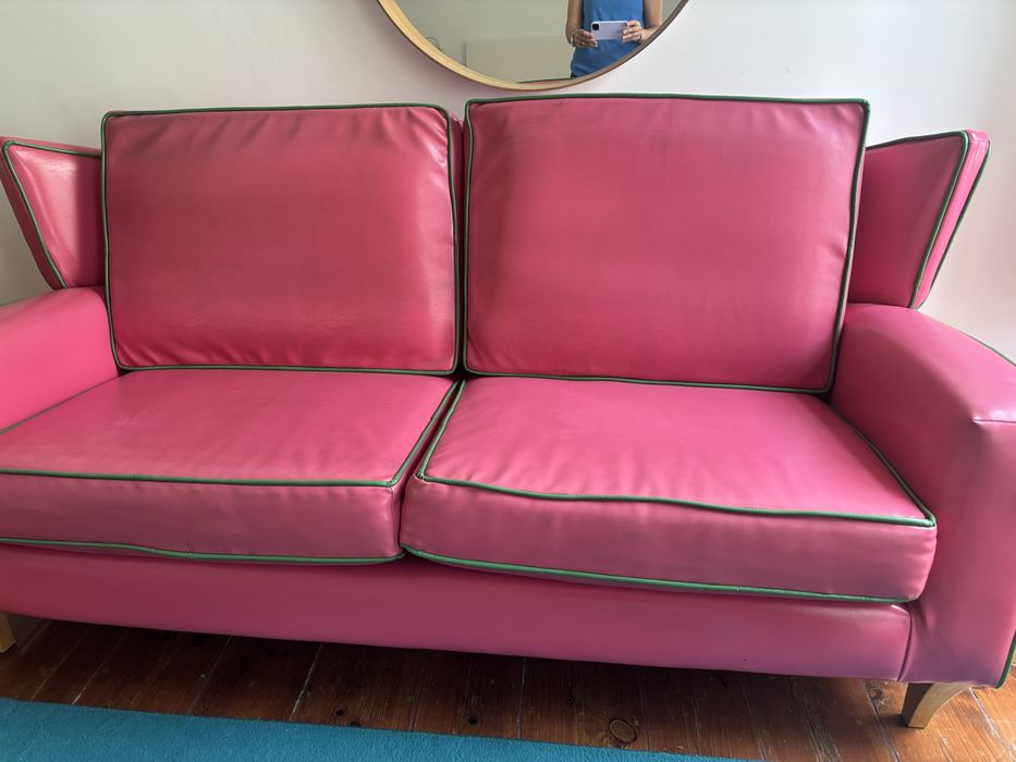 Sofa muito giro cor de rosa