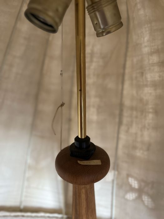 Lampa podlogowa vintage w stylu rustykalnym