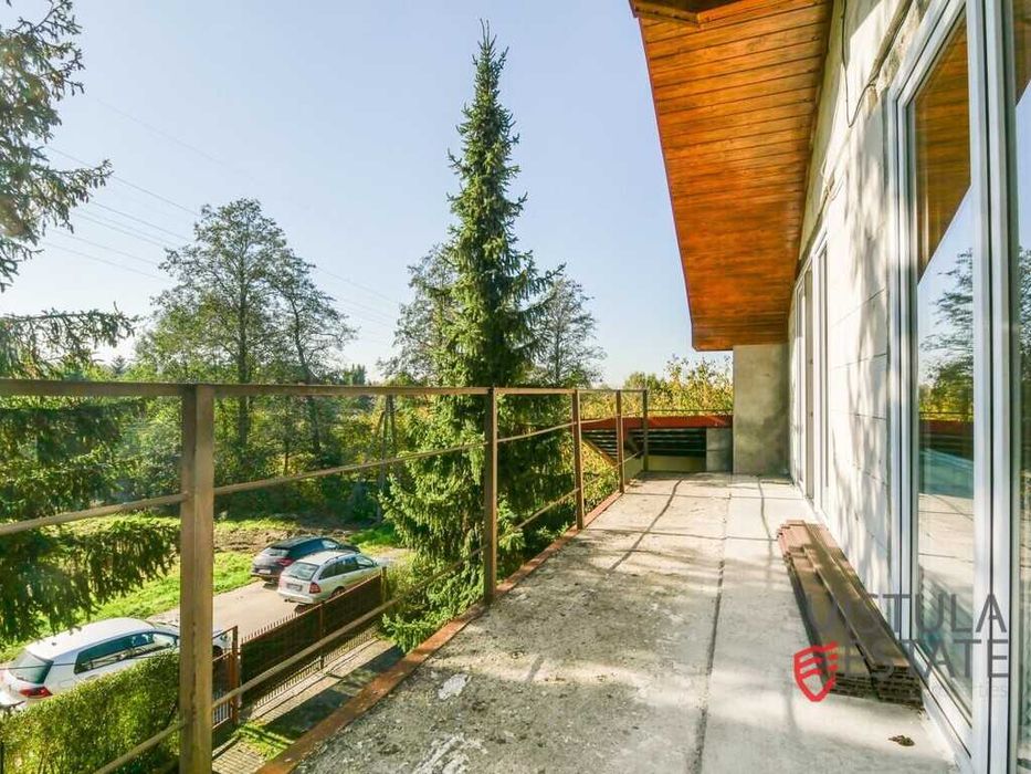 Dwa niezależne wejścia | 6 pokoi | 4 balkony | ogród 1087 m2