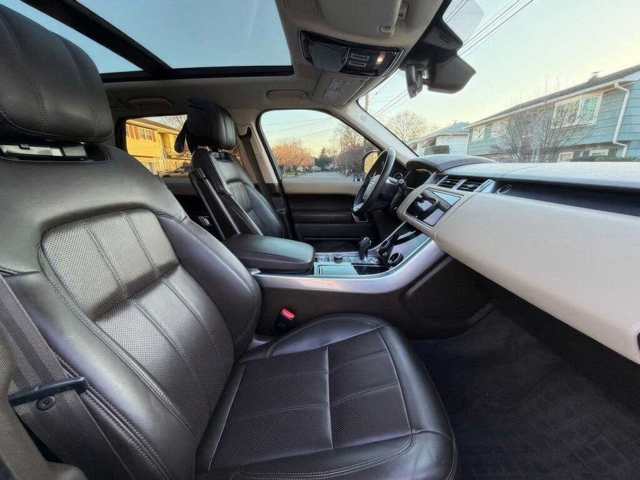 Land Rover Range Rover Sport HSE      2019