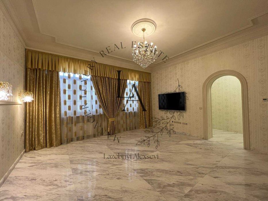 Новый Особняк Общая площадь 950м.Дом 577м.В самом Центре Козина.Без-%