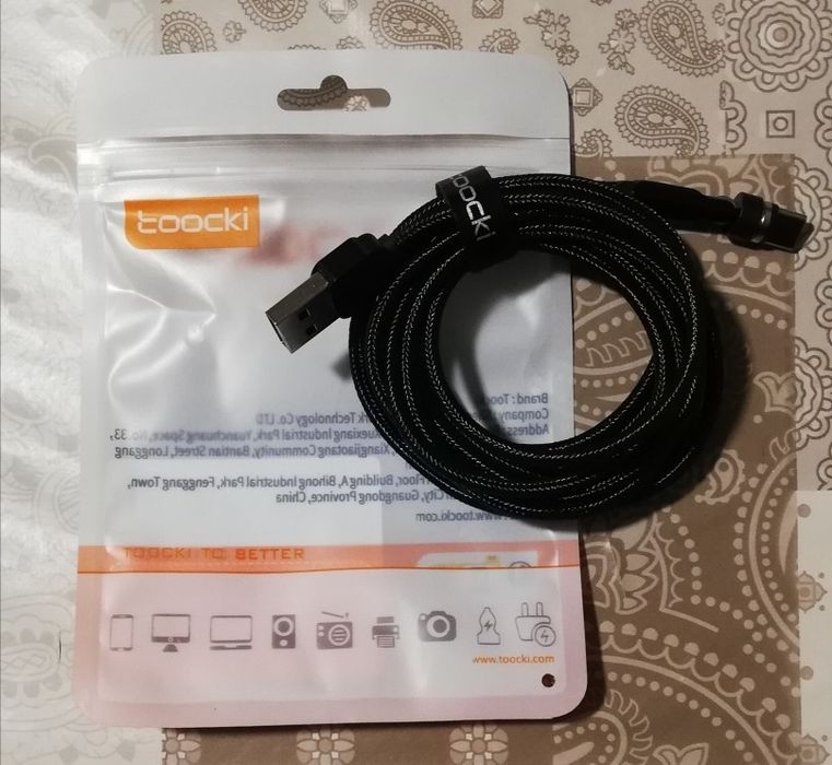 Cabo magnético tipo C 540° — 2 m