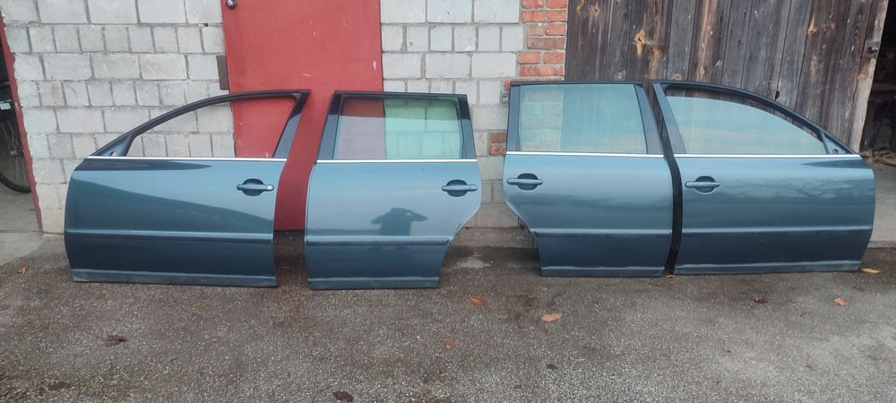 Passat B5 sedan kombi lc7v drzwi lewe prawe przód lub tył i inne