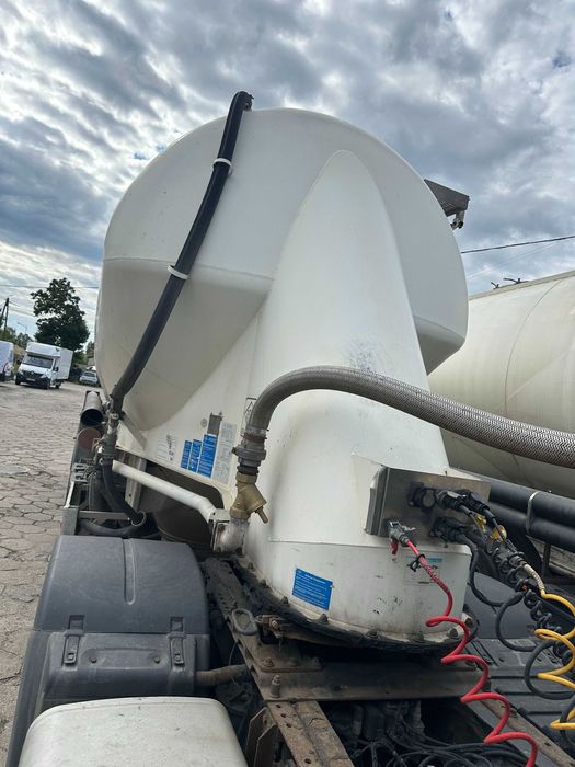 Cementonaczepa Feldbinder 2004rok