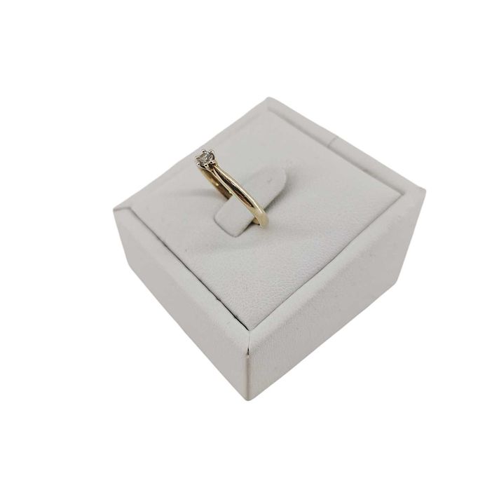 Złoty Pierścionek z DIAMENTEM 0,10CT P.585 W: 1,63g