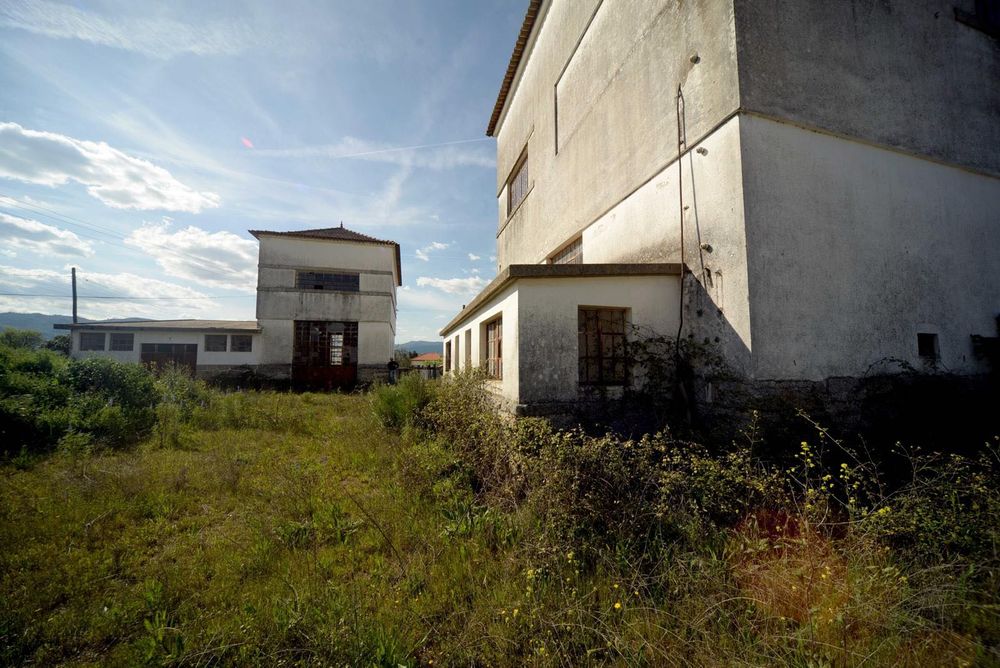 Imóvel Industrial para Venda na Serra da Estrela | 1.342 m² de Terreno | Oportunidade de Reabilitação e Investimento em Belmonte | €180.000