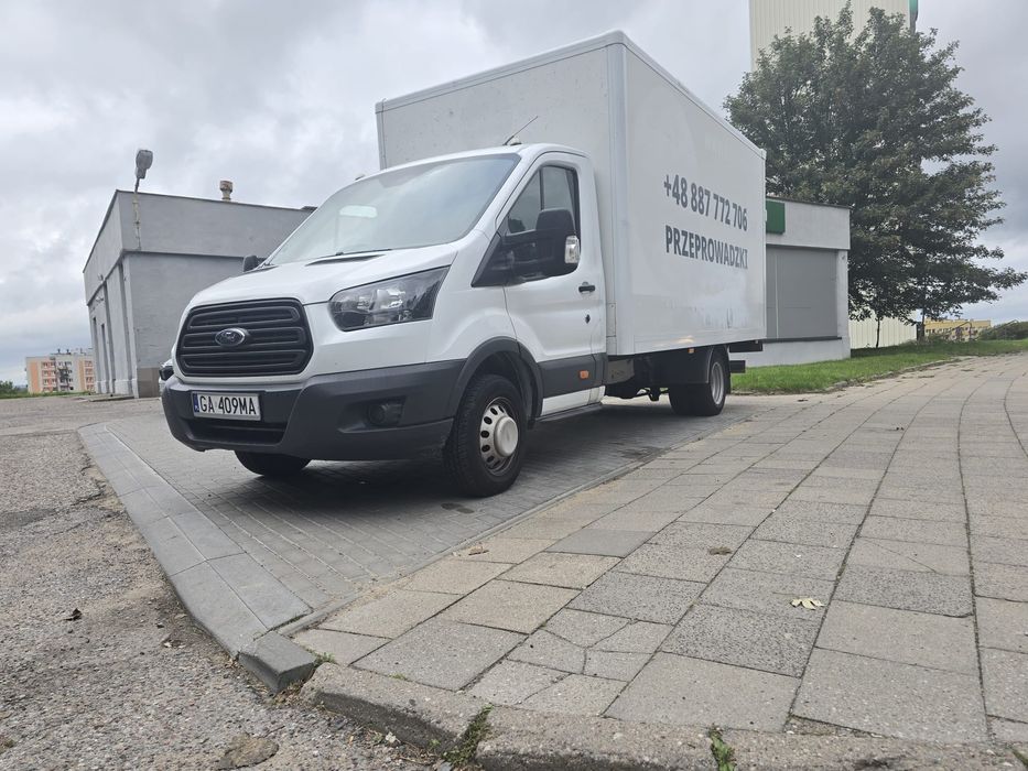 Przeprowadzki i transport
-