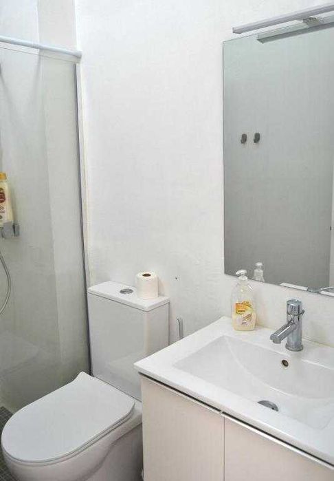 Quartos CASAL WC privado+Terraços e vistas sobre Lisboa. Na Graça. Entrada imediata.