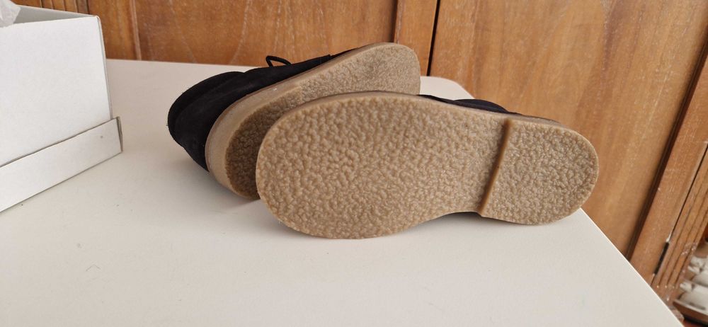 Sapatos camurça novos tamanho 28