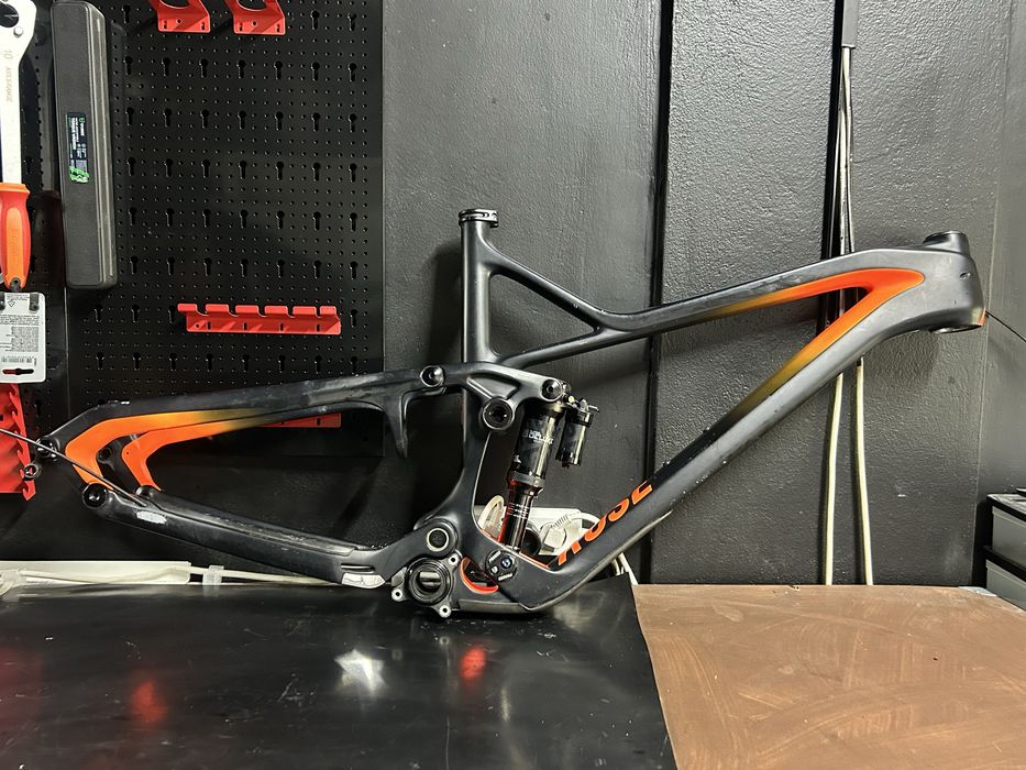 Rama rose pikes peek 27.5 Carbon + damper rock shox deluxe